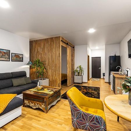Апартаменты Ziedu Apartamentai Клайпеда Экстерьер фото